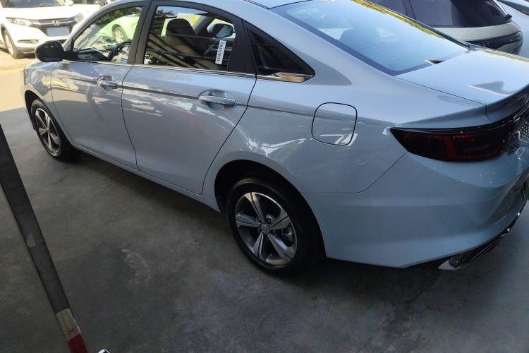 GEELY Emgrand L HiP 2025 car image #5