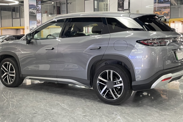BYD SongL DM-i 2024 car image #5