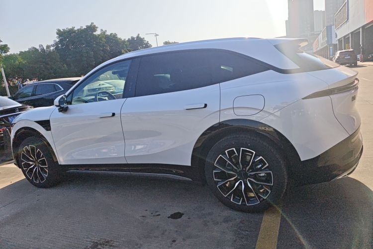 Zeekr 7X 2025 car image #5