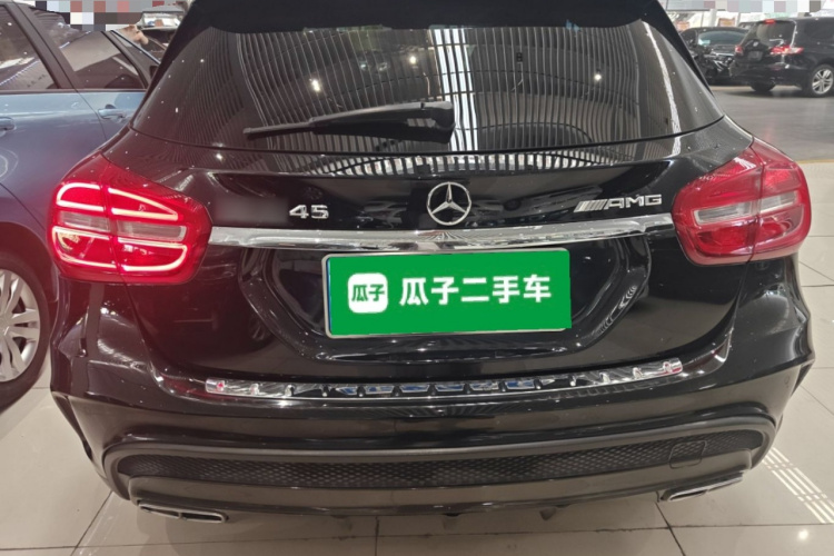 Mercedes-Benz GLA AMG 2016 immagine di auto #5