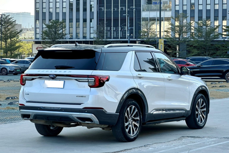 Ford Explorer 2022 car image #5