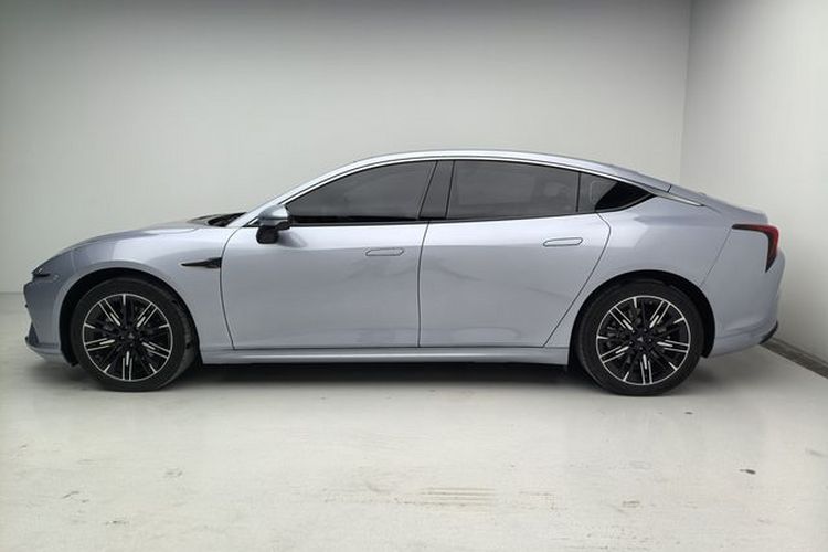 哪吒汽车 哪吒S 2023 汽车图片 #5