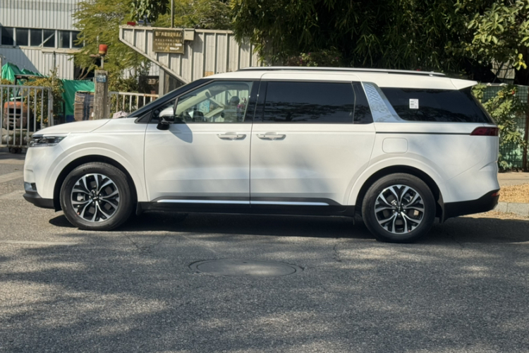 Kia Carnival 2025 immagine di auto #5