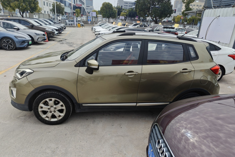 Changan CS15 2017 صورة سيارة #5