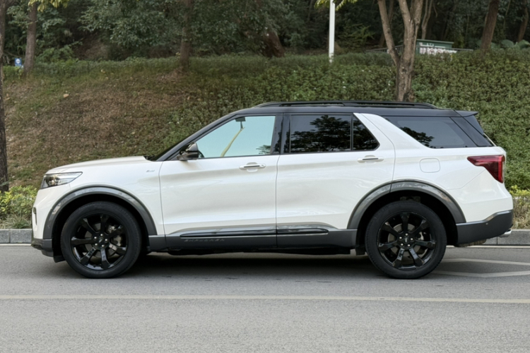 Ford Explorer 2020 car image #5