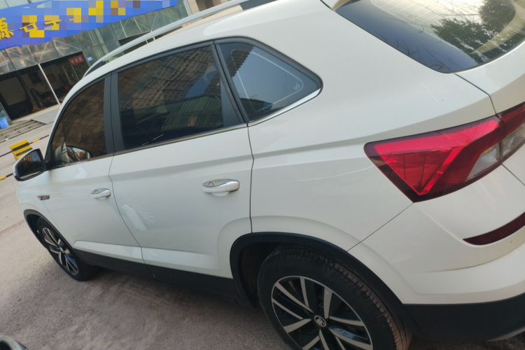 Skoda Kamiq 2020 car image #5