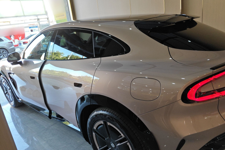 小米汽车 小米YU7 2025 汽车图片 #5