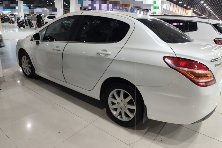 Peugeot 308 2015 car image #5