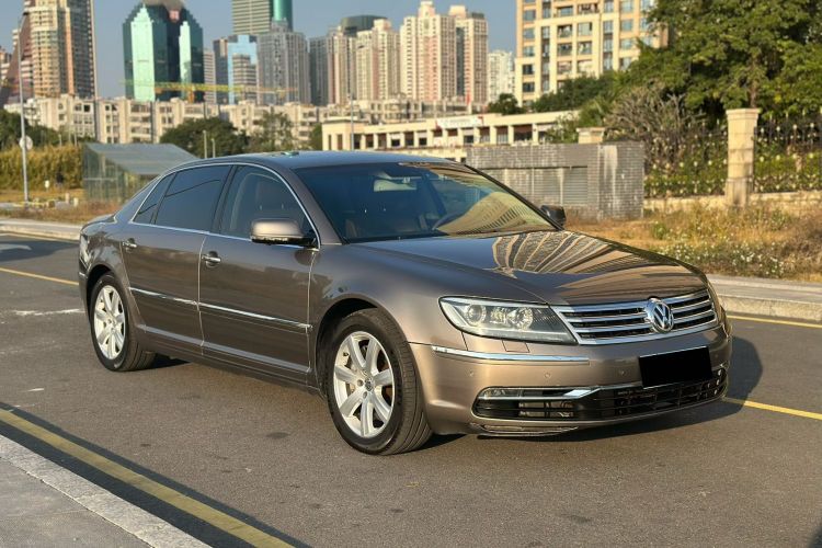 Volkswagen Pheaton 2012 immagine di auto #5