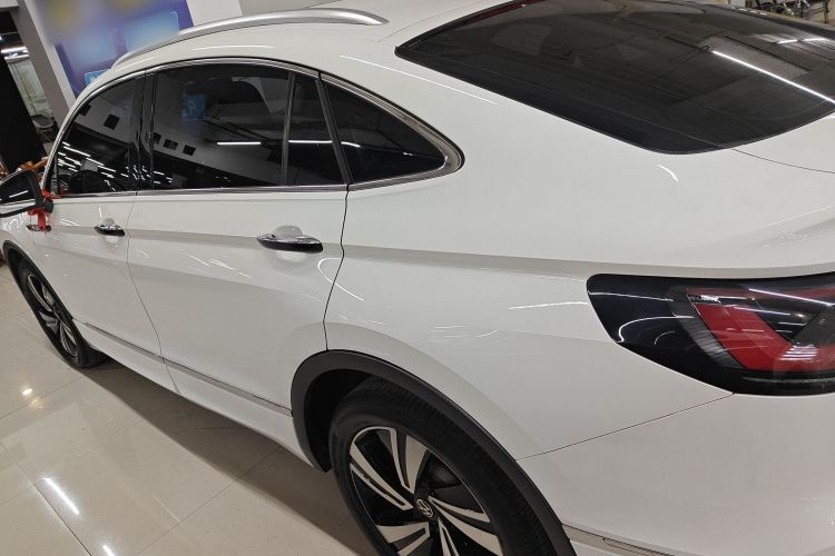 Volkswagen Tiguan X 2021 car image #5