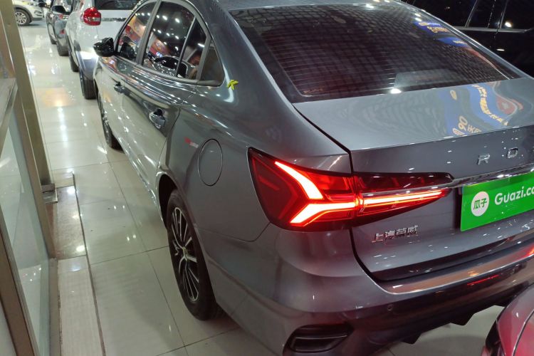 Roewe i5 2021 #5 Roewe i5 2021 car image #5