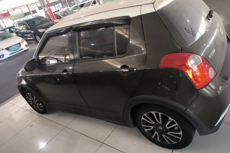 Suzuki Swift 2017 car image #5