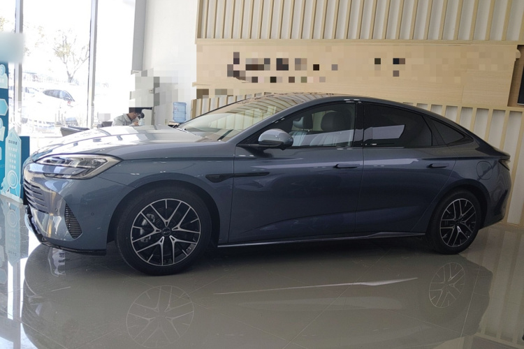 BYD Seal 07 DM-i 2025 #5 BYD Seal 07 DM-i 2025 immagine di auto #5