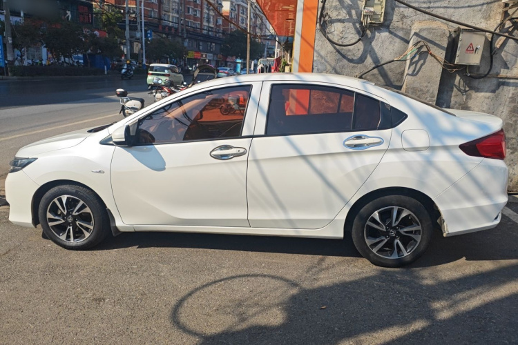 Honda Greiz 2017 صورة سيارة #5