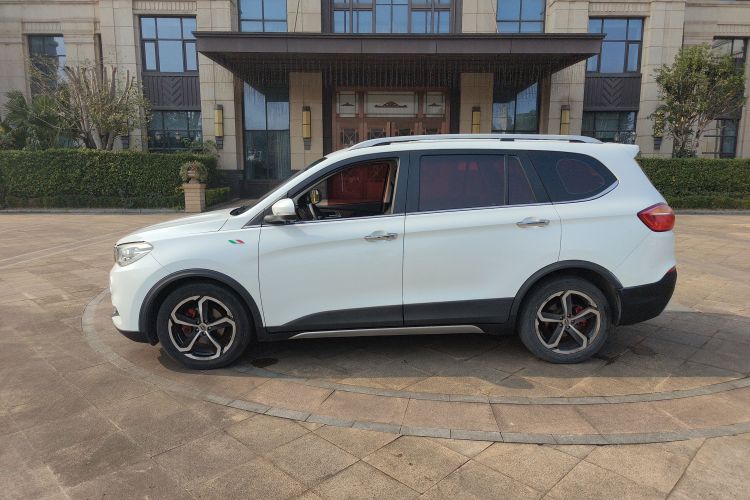 SWM X7 2018 imagen de coche #5