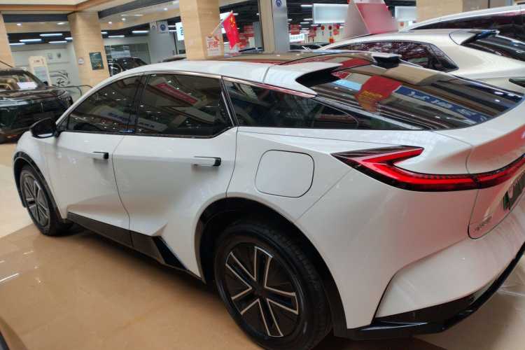 Toyota bZ5 2025 car image #5