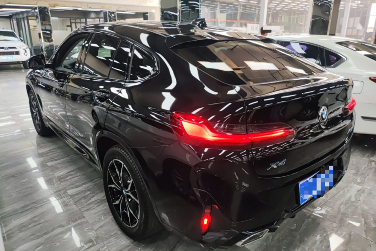 BMW X4 2023 car image #5