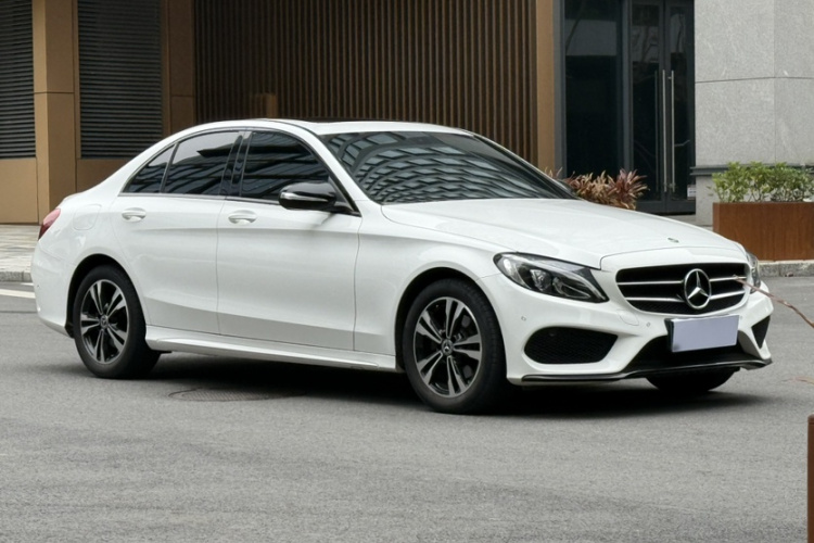 Mercedes-Benz C Class 2018 car image #5