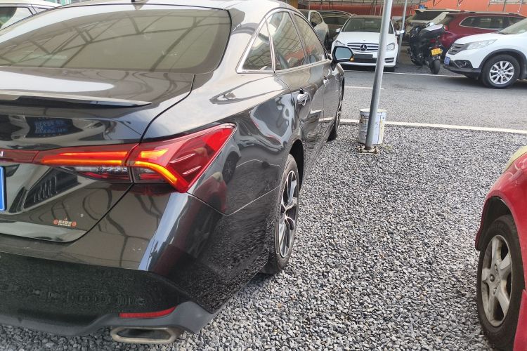 Toyota Avalon 2023 car image #5