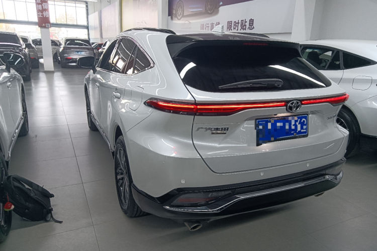 Toyota Venza 2023 صورة سيارة #5