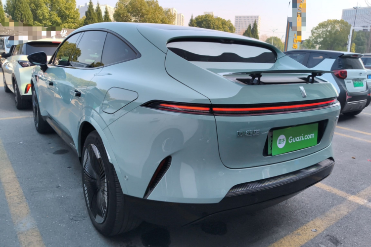 Avatr 11 2024 car image #5