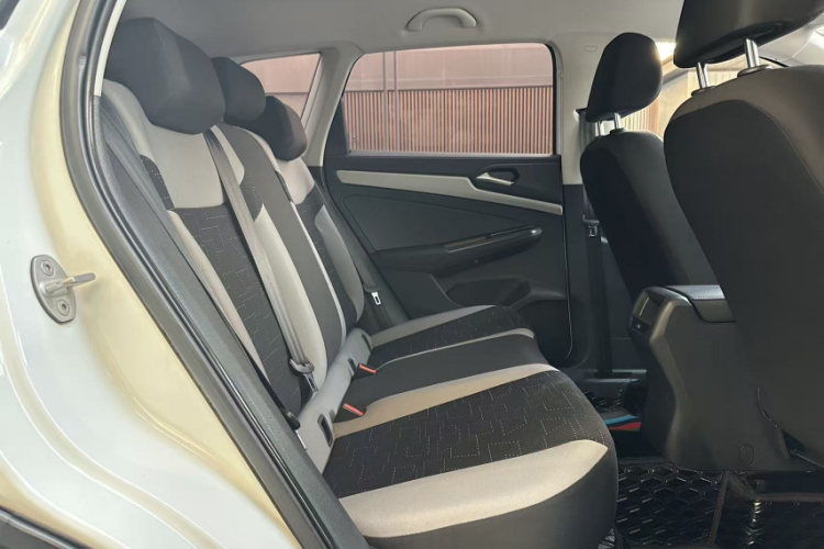 VS5 2023 car image #5