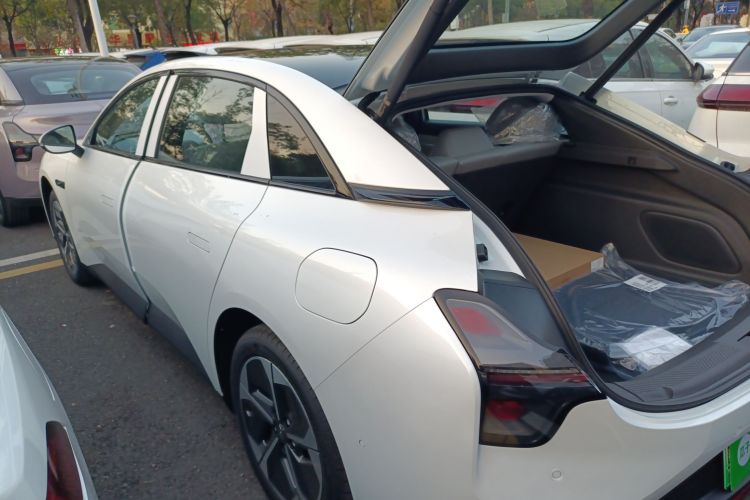 Xpeng MONA M03 2025 immagine di auto #5