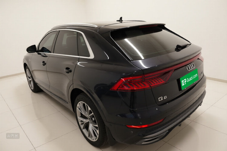 Audi Q8 2021 car image #5