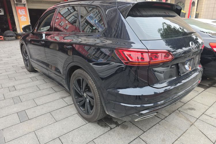 Volkswagen Touareg 2022 immagine di auto #5