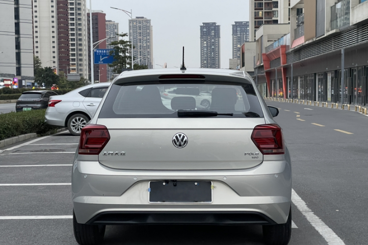 Volkswagen Polo 2019 car image #5