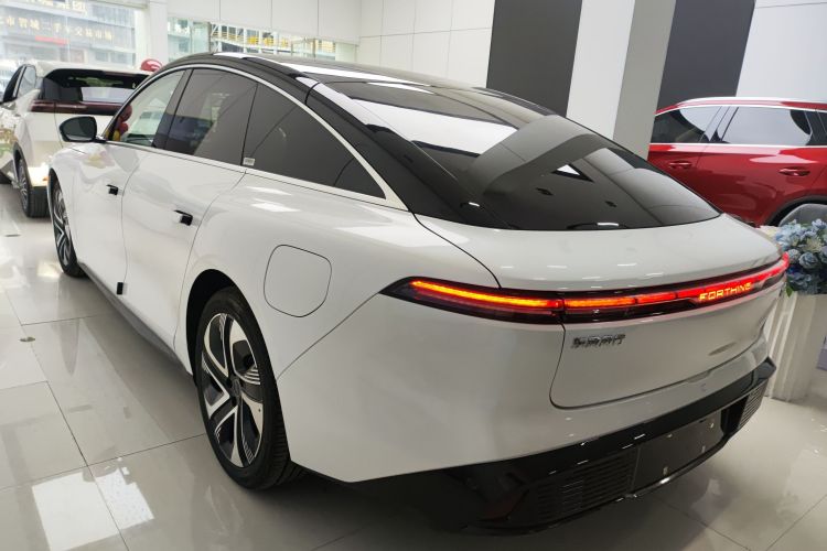 Forthing S7 2025 immagine di auto #5