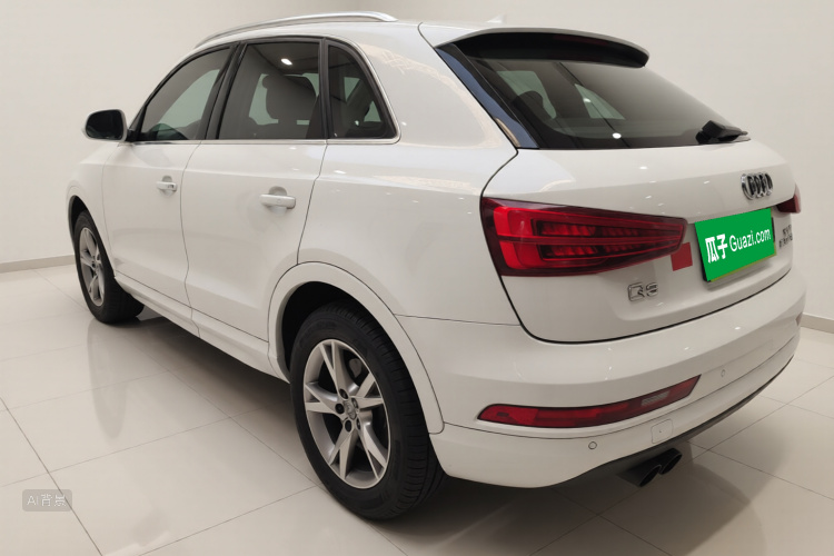 Audi Q3 2016 car image #5