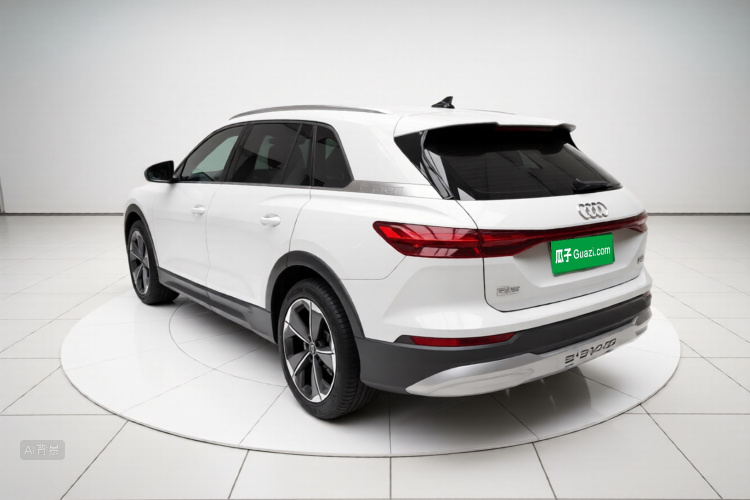 Audi Q5 e-tron 2022 #5 Audi Q5 e-tron 2022 صورة سيارة #5