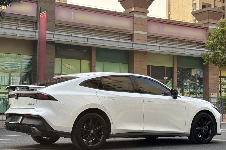 Changan UNI-V 2023 car image #5