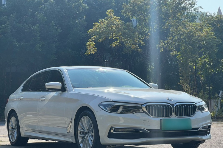 BMW 5 Series New Energy 2019 #5 BMW 5 Series New Energy 2019 car image #5
