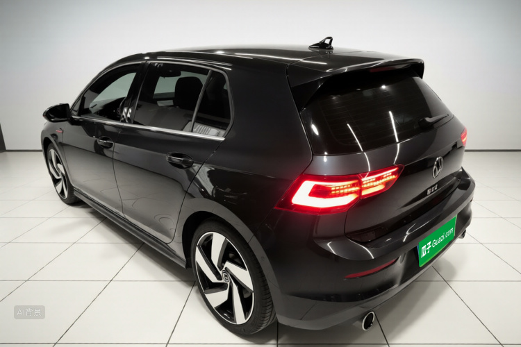 Volkswagen GolfGTI 2022 immagine di auto #5