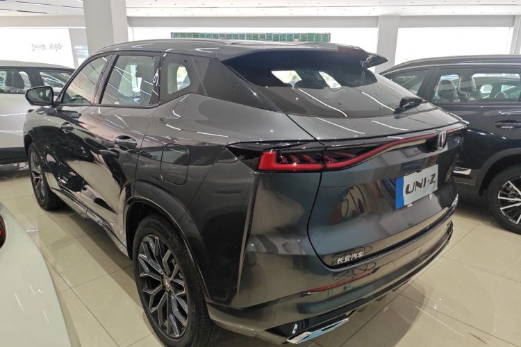 Changan UNI-Z PHEV 2025 #5 Changan UNI-Z PHEV 2025 car image #5