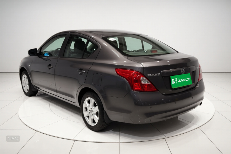 Nissan Sunny 2013 #5 Nissan Sunny 2013 car image #5