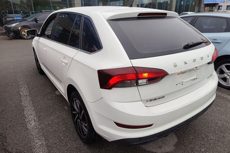Skoda Rapid Spaceback 2021 car image #5