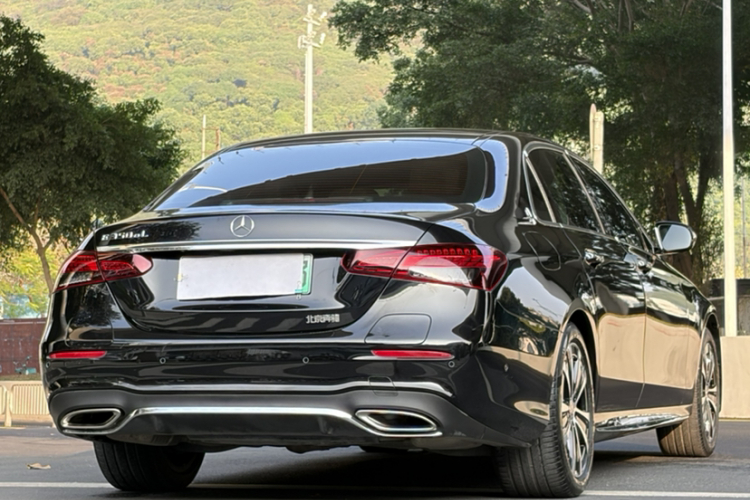 Mercedes-Benz E Class New Energy 2022 car image #5