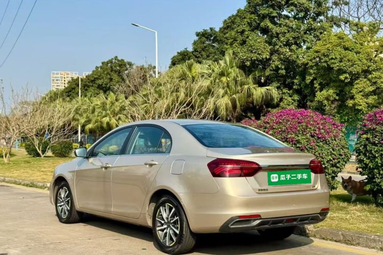 GEELY Emgrand 2019 car image #5