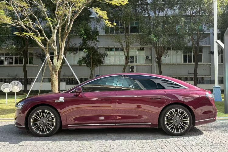 HongQi 2024 car image #5