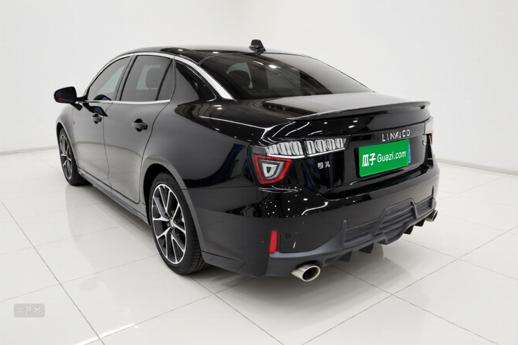 Lynk & Co 03 2020 car image #5