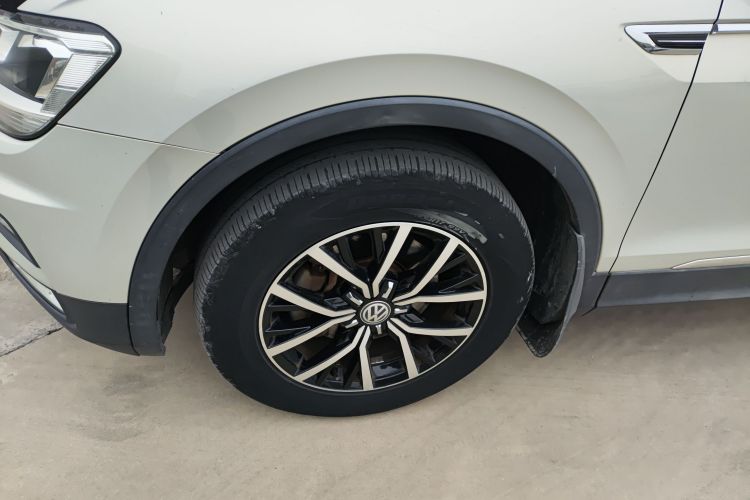 Volkswagen Tiguan L 2018 #5 Volkswagen Tiguan L 2018 car image #5