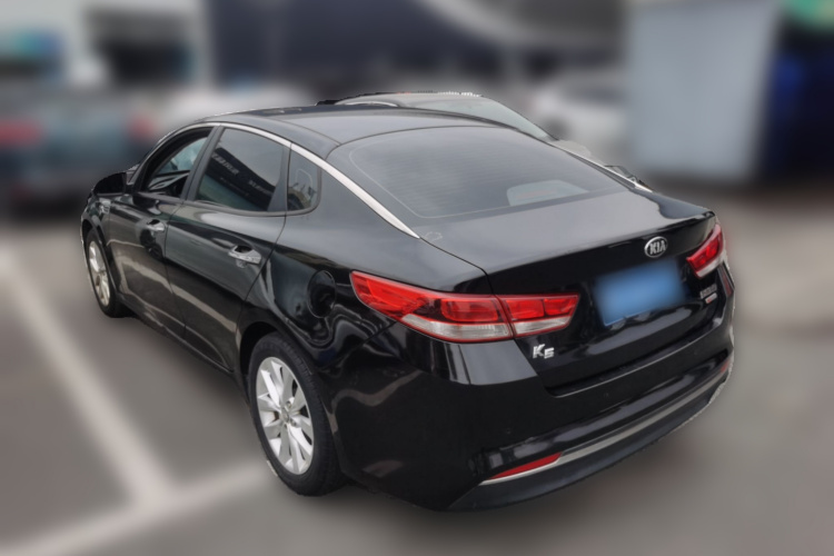 Kia K5 2017 car image #5