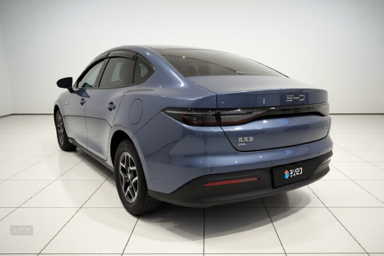 BYD Seal 05 DM-i 2025 #5 BYD Seal 05 DM-i 2025 car image #5