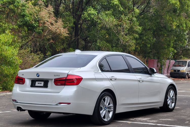 BMW 3 Series 2017 car image #5