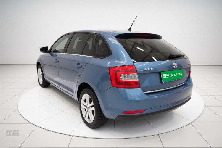 Skoda Rapid Spaceback 2014 car image #5