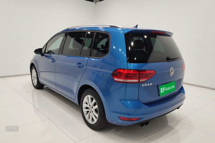 Volkswagen Touran 2019 car image #5