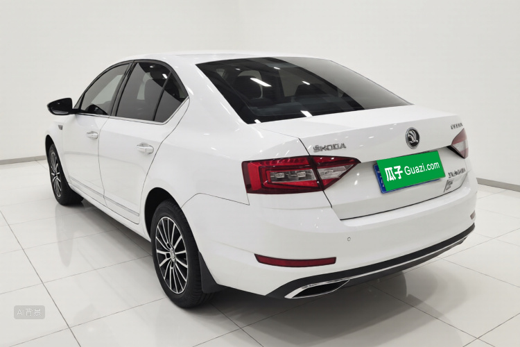 Skoda Octavia 2018 #5 Skoda Octavia 2018 car image #5